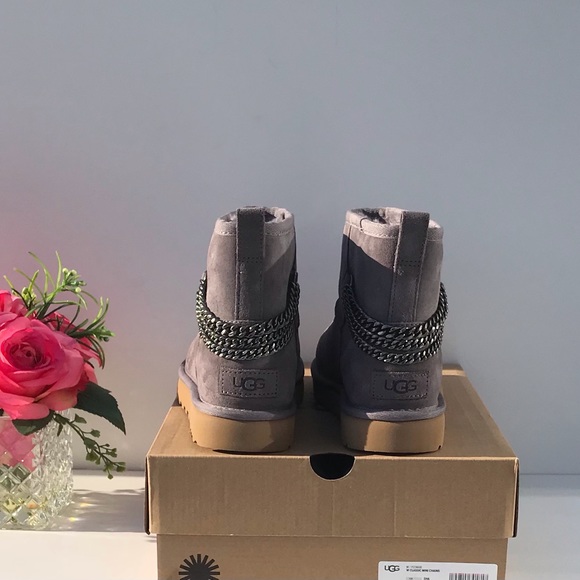 UGG Classic Mini Chains - Picture 3 of 10